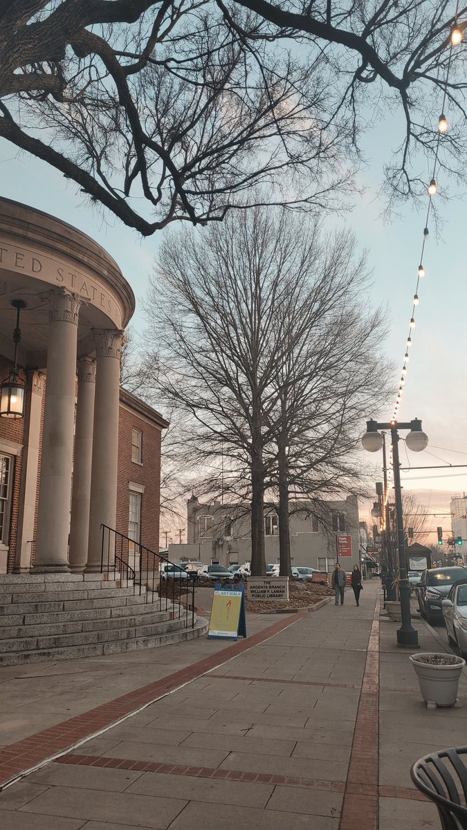 NLRlibraries's tweet photo. It's a beautiful night in Argenta for some art viewing at Third Friday ArtWalk! Visit Argenta Library until 8 PM to see "Specimens" by Marcus Vasquez.
#ExploreNLR https://t.co/Lnzx8DE6jn
