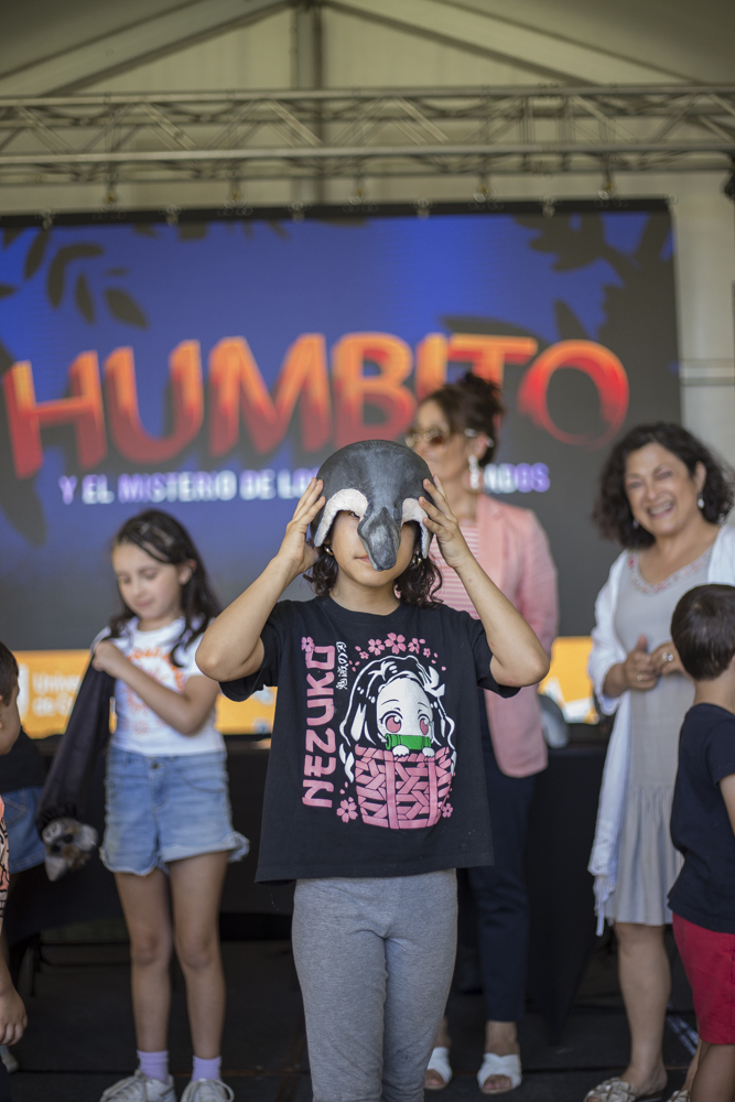 #FILB2023 📚 ¡Entretenida presentación! : "#Humbito y el misterio de los huevos robados" Exponen Valeria Murgas, Nicolás Masquiarán, Patricia Henríquez y Paula Contreras. Presentan Pía Tapia y María Alarcón. Financia: <a href="/gorebiobio/">Gobierno Regional del Biobío</a>