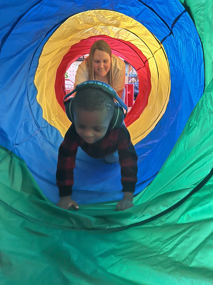 abbytriple's tweet photo. The weather this week was crazy but, that didn’t stop our winter fun. There is lots of joy that comes with https://t.co/7wq0ysy5dT day ever #utimaetelearningexperience @mabletones https://t.co/boBDxwJTkb
