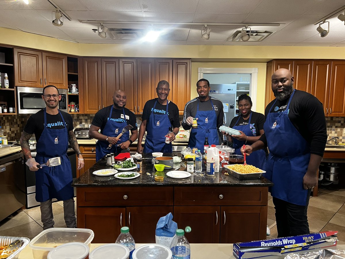 Dinner is served! 🧑🏾‍🍳 Thank you to everyone who came out to help cook a delicious meal for the families staying at the #RonaldMcDonaldHouse <a href="/LifeAtATT/">Life at AT&T</a> <a href="/EBE_ONEFLA/">Enhancing Black Excellence</a> <a href="/One_FLA/">OneFLA</a>