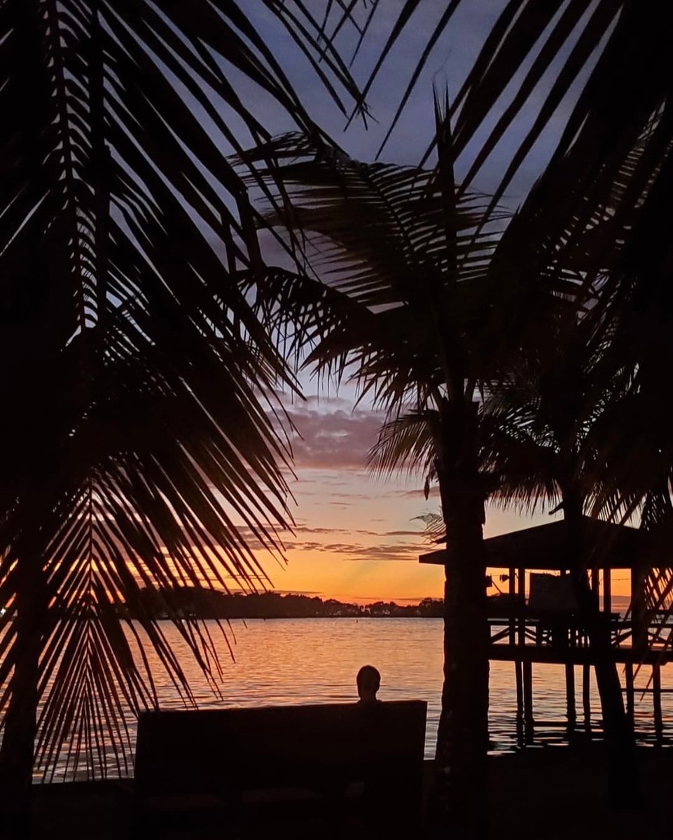 AKResort's tweet photo. Sunset vibes and happy times!
#goldenhour #anthonyskeyresort https://t.co/uVGIh9xcym