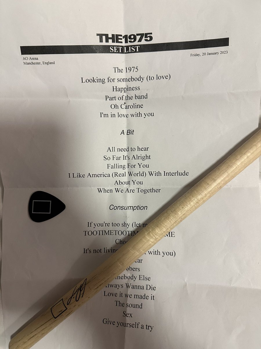 Avery🌹🦇🔮 tweet media