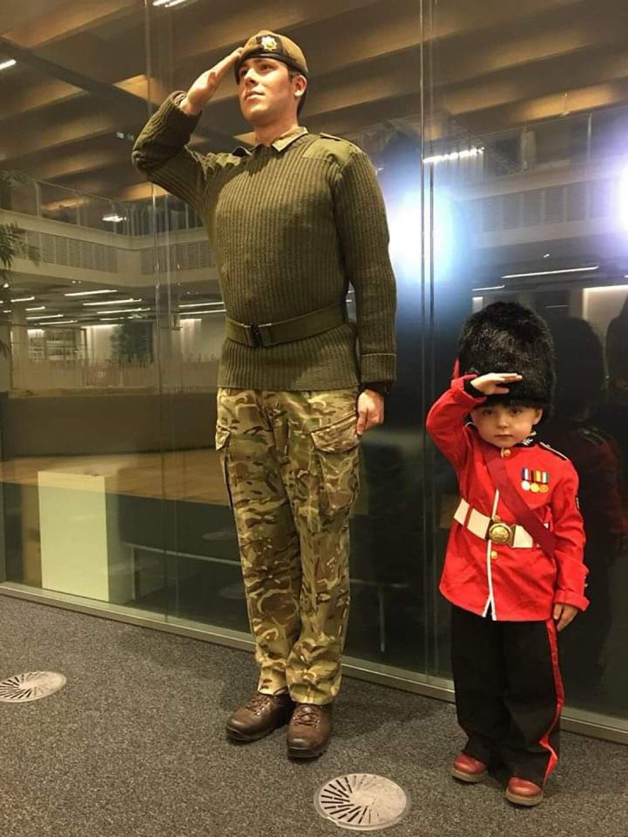 It’s time for bed as I’m knackered as been a bit of a busy week so have a lovely evening - what’s left of it. 

Think my dad would have a word with #GrenadierGuards colour sergeant as those boots aren’t parade issue 🤦‍♂️😆

Goodnight 😁💂‍♀️