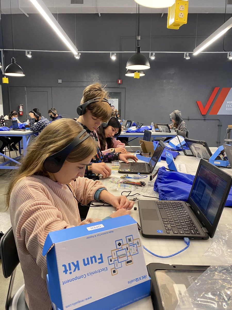 KellyRWelsh's tweet photo. Thank you mentors @GreatMindsSTEM @NorthropGrumman for sharing your personal stories to support our students with envisioning their future college/career plans @LASchools @SutterMS_LAUSD @SUTTERSTEAM #GMiSVT #GreatMindsinSTEM; #GMiS2023; #STEM #NorthropGrumman #DefiningPossible https://t.co/TN7Nz4hxSE