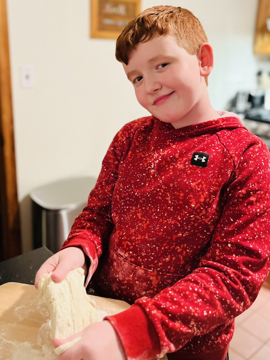 Make your own pizza night, thanks to <a href="/MineolaMS_PTA/">Mineola MS PTA</a>  Perfect shirt for sauce &amp; flour splatter!  🍕👨‍🍳 ♥️🖤 #mineolaproud #wekneadthedough2023