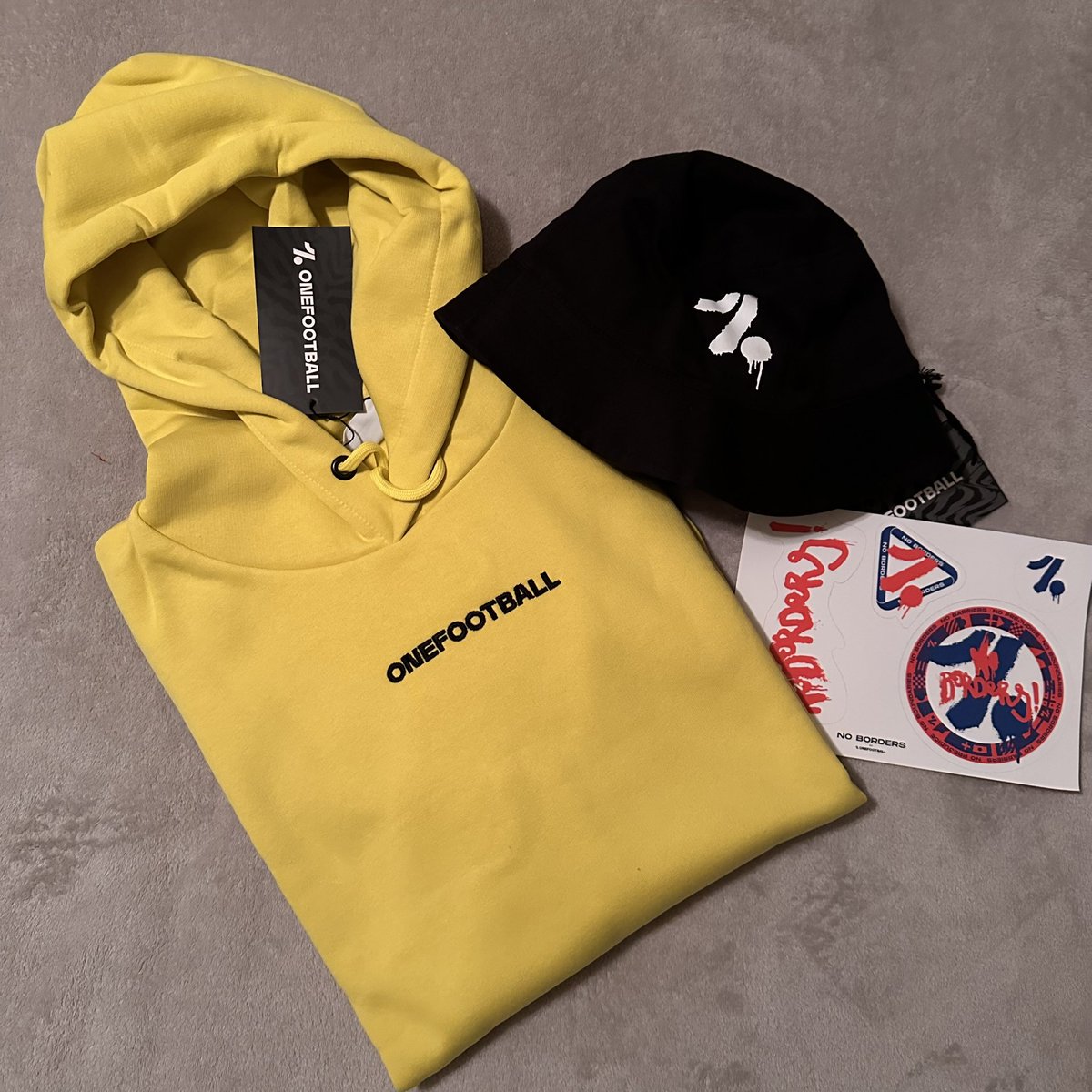Another great mail day! Thank you @aera_football for the gifts for being active in Discord. This has to be the best team in the space right now.

<a href="/OneFootball/">OneFootball</a> @CColli88 #onFlow