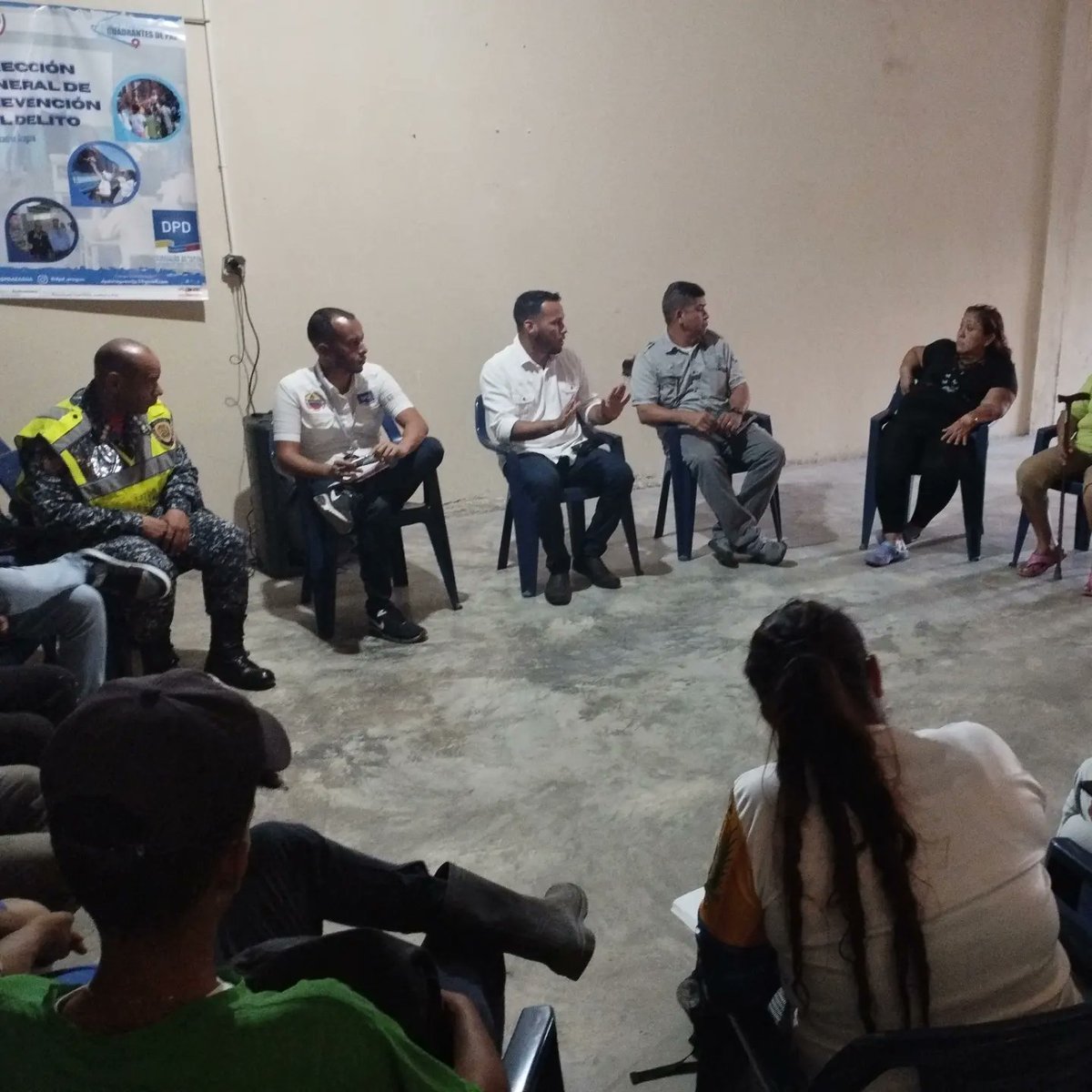 DPDARAGUA1's tweet photo. #20Enero| #DPDOficial |
Junto al poder popular seguiremos trabajando para la consolidación de una nueva cultura preventiva, bajo las instrucciones del ciudadano Ministro @CeballosIchaso1 y de nuestra Gobernadora @Soykarinacarpio
#PuebloLegislador
#SomosPrevención https://t.co/n7Nv07OMIZ