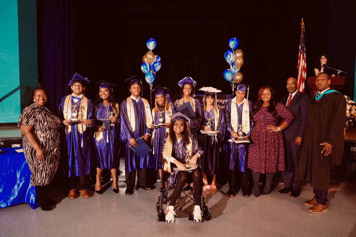 PCPSTRAILBLAZER's tweet photo. “Today is one of MANY victories you all will experience in life” -@Dr_JVanEss
We are beyond proud of our January graduating class of 2023.
@SylvanHaseley @LeroyComrie @davis_fia
#SensationalSix #Graduation #Excellence #PathwaysProud #Graduation #EarlyGraduate https://t.co/JSre1RkP8k