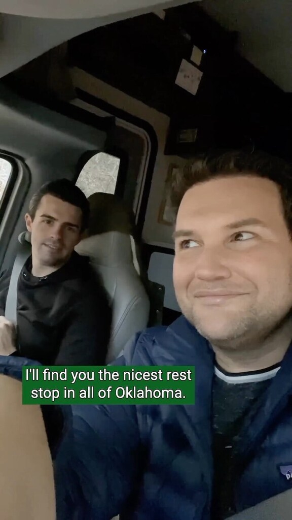 theforesterboys's tweet image. Rest stop boys. 

#rvlife #digitalnomads #reststop #oklahoma #gaycamping instagr.am/reel/Cnp_DvMjx…