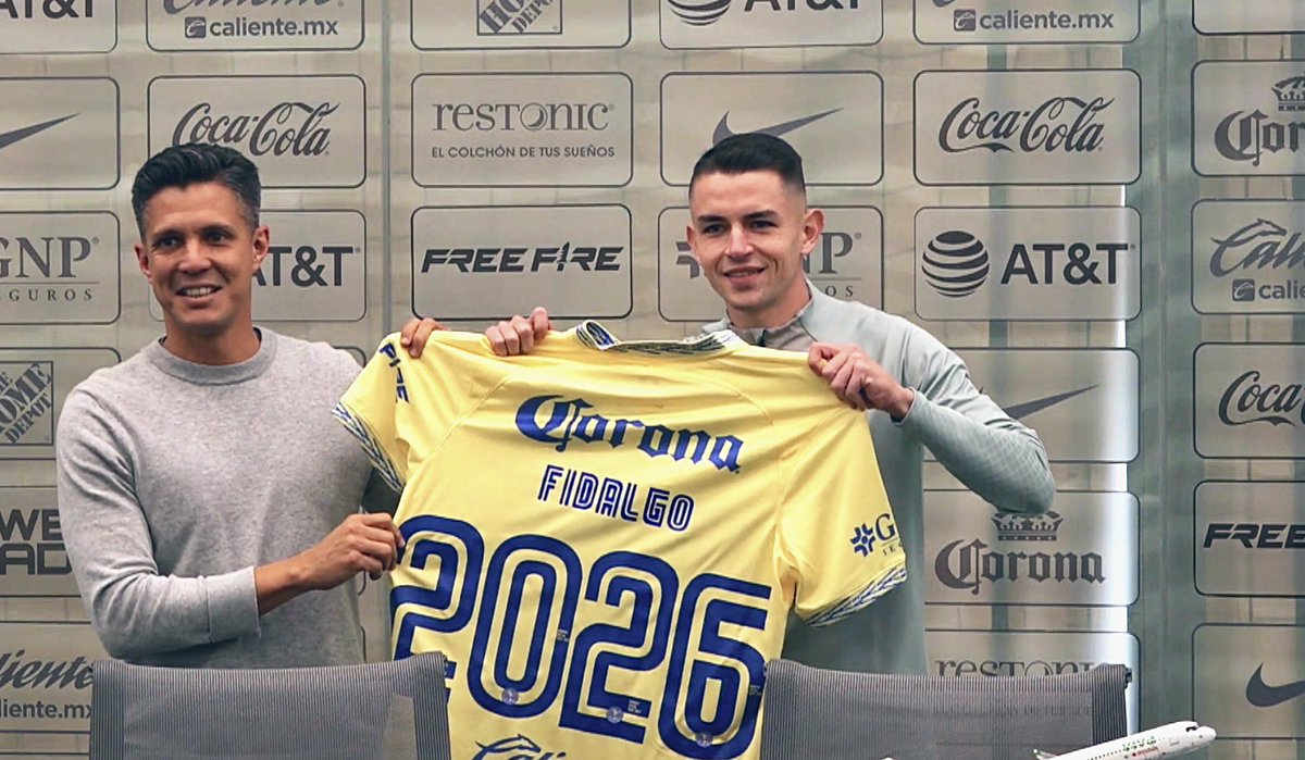 Alvaro10fidalgo's tweet photo. Muchas gracias por seguir confiando en mi @ClubAmerica 
Gracias a mis compañeros, cuerpo técnico y a todos los que formais parte de este club. Estoy muy agradecido por todas las muestras de cariño.
Vamos juntos a por el objetivo!!! 🦅 #SOMOSAMERICA https://t.co/gRJMrvdEiy
