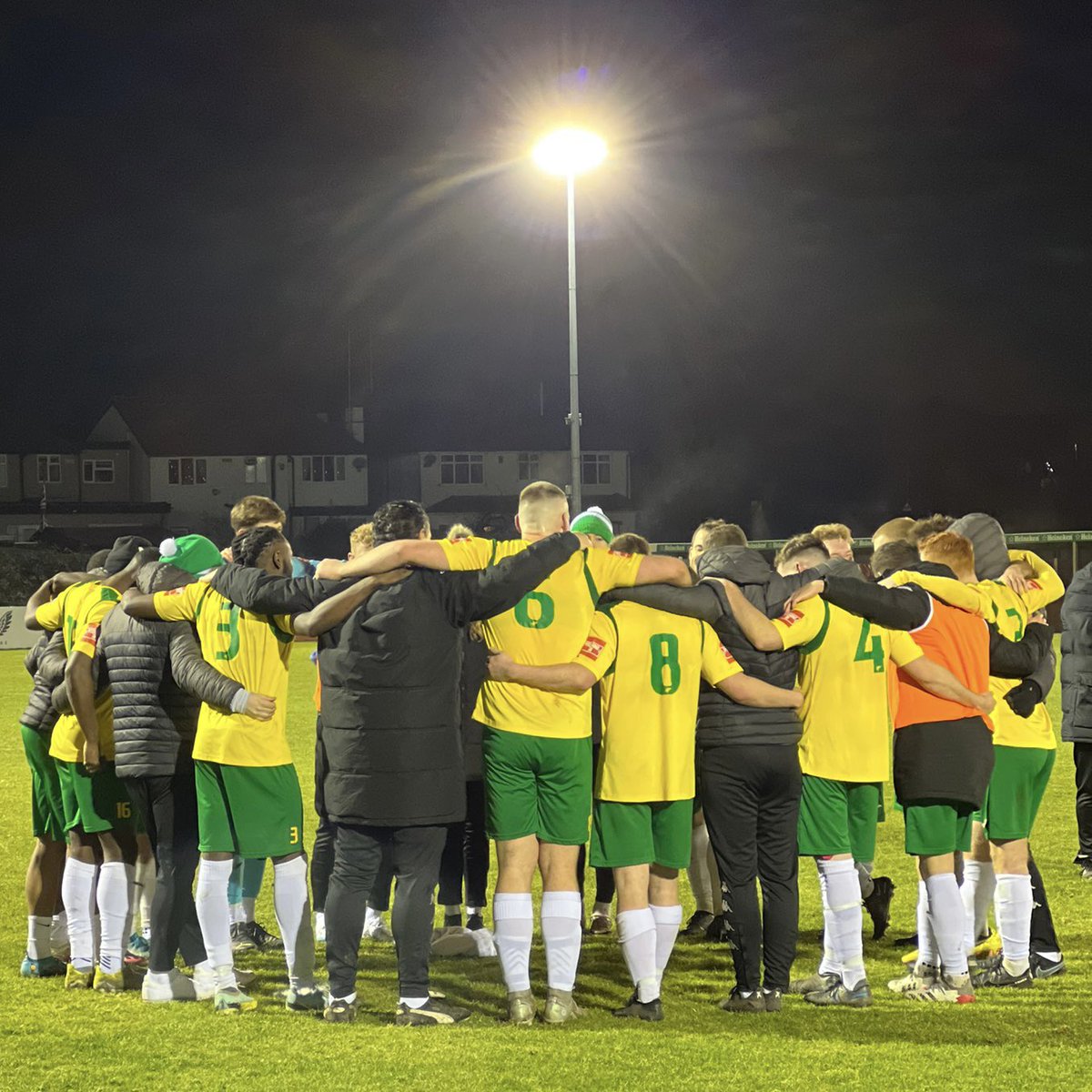 𝙁𝙐𝙇𝙇 𝙏𝙄𝙈𝙀

𝙑𝘾𝘿 𝘼𝙩𝙝𝙡𝙚𝙩𝙞𝙘 1️⃣ - 4️⃣ 𝘾𝙤𝙧𝙞𝙣𝙩𝙝𝙞𝙖𝙣 𝙁𝘾

#TheHoops leave Oakwood tonight with a deserved 3️⃣ points under the lights in the <a href="/IsthmianLeague/">The Pitching In Isthmian League</a> against <a href="/vcd_club/">VCD Athletic Football Club</a>.

Great performance 💚🤍