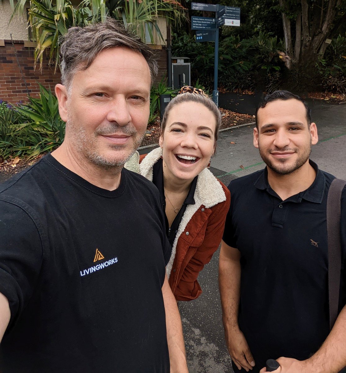 Great catch up with our community development manager @Twerech in Syd y'day, as part of planning large scale dissemination of free online <a href="/LivingWorksAus/">LivingWorks Australia</a> suicide 1st aid training for all #NSW residents 

In just 90 mins learn how to respond to #suicide
livingworks.com.au/nsw
