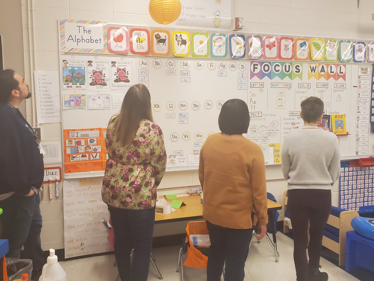GenzMelissa's tweet photo. Wonderful day for Garfield Elementary's U-46 Rising Committee! Observing, learning, &amp; collaborating at Parkwood Elementary! Thank you for welcoming us! @MichelleSheeks @BarbiChisholm @sdu46 @thomps_michelle https://t.co/1oIuGGVJz4