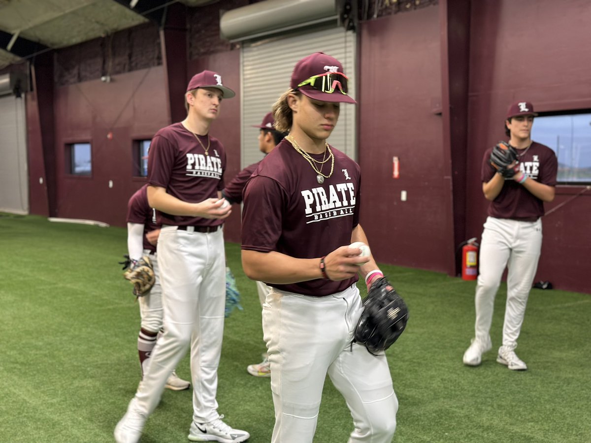 LarissaLiska's tweet photo. The FIRST OFFICIAL day of high school baseball practice is here and the No. 1 ranked UIL 3A @_LondonBaseball are looking for a repeat. New season  starts now. ⚾️ @KRIS6sports https://t.co/UDh9to53oK