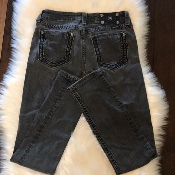 rwinfla's tweet photo. So good I had to share! Check out all the items I'm loving on @Poshmarkapp from @chelsiefierce #poshmark #fashion #style #shopmycloset #loft #missme #levis: https://t.co/384TOCblhb https://t.co/uEdt1A2Ag8