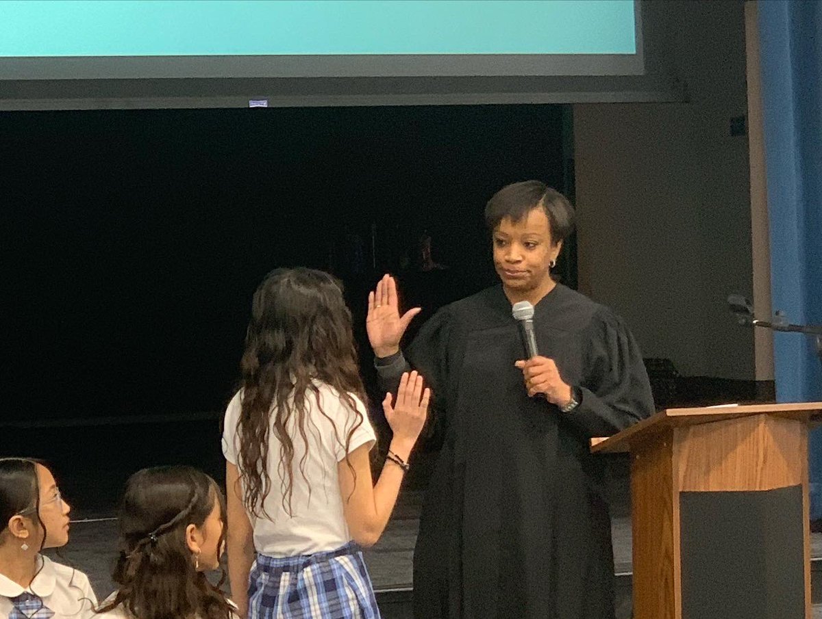 Busy day at JMA! It was the 100th day of school and our newly appointed student council students were sworn in by Judge Jones. #JMAallday #K8isGreat #LeadershipMatters #TeamMackey <a href="/ClarkCountySch/">CCSD</a> <a href="/CCSDMagnet/">CCSD Magnet Schools</a> <a href="/ACherronWomack/">Andrea Womack</a>