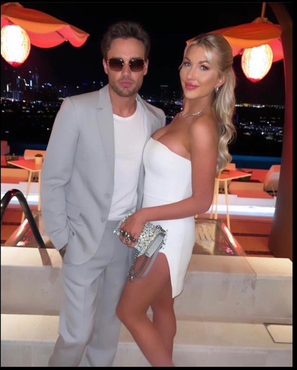 LeeLeeHernande2's tweet image. New pictures of daddy Liam 🥵🥵 #onedirection #LiamPayne #daddydirection #daddyliam