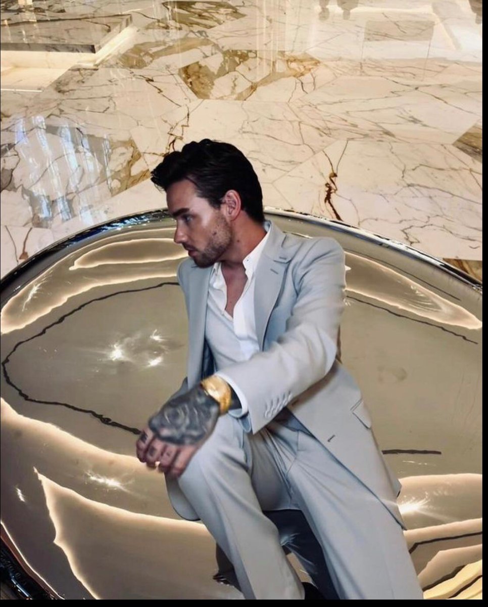 LeeLeeHernande2's tweet image. New pictures of daddy Liam 🥵🥵 #onedirection #LiamPayne #daddydirection #daddyliam