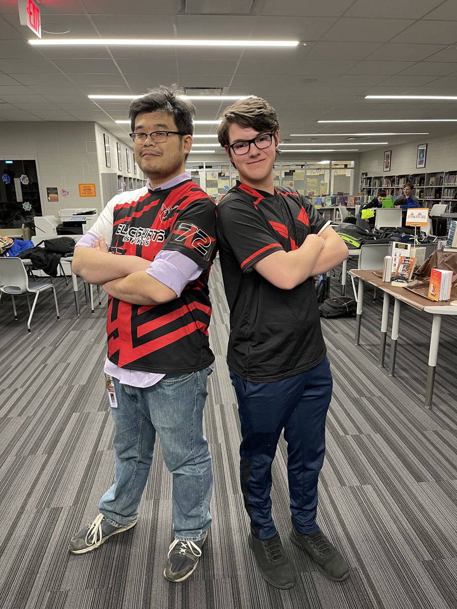 MrRileyReads's tweet photo. Exciting final day for @HorningMiddle Esports club! Former member (and current state champ 🏆) Penn came by with Coach Yep to talk to us about High School Esports. Then we crowned our school champ in Smash Bros. See you next year, gamers! @BlackshirtsGame https://t.co/YUY2jY2Gqb