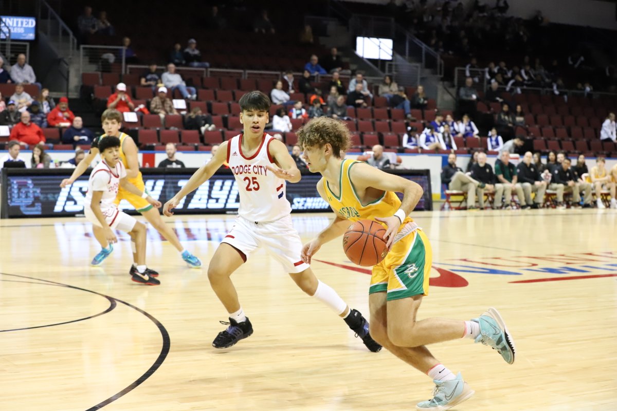DCHSpubstaff's tweet photo. At the half: Bishop Carrol Golden Eagles 24 Dodge City Red Demons 18. https://t.co/f5zj3vDbV5