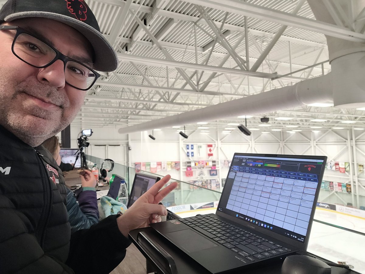 DJ_dan200's tweet photo. Un vendredi soir à l'aréna...
@Chevaliersaaa vs @blizzardaaa
@LHM18AAAQ
#NationalDJDay #SportsDJ #ArenaDJ #GoBlizzard https://t.co/tJ1nKaf9C6