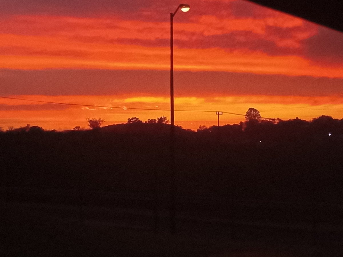 Yeahpuntoedu's tweet photo. Orange days https://t.co/lleL8vQgNk