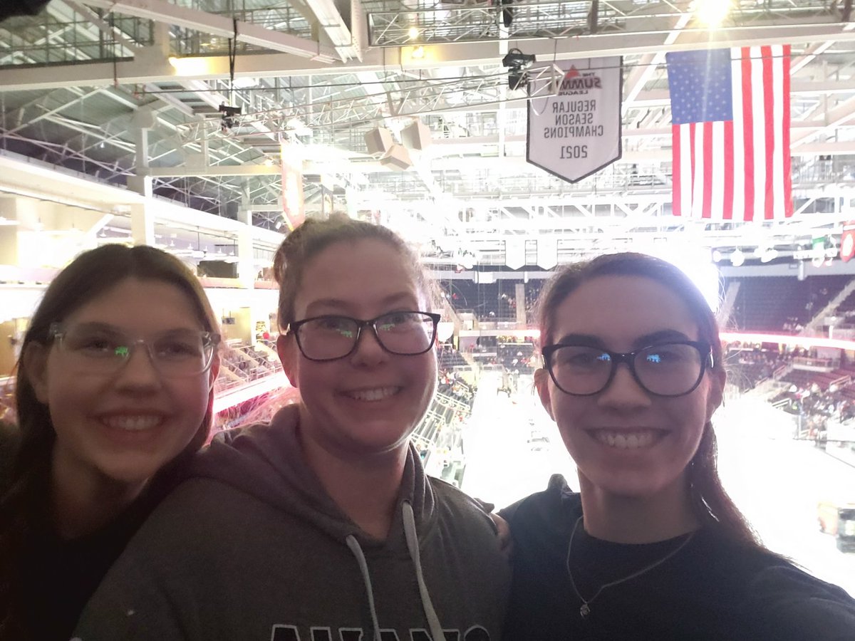rogueflynn51's tweet photo. Let's go Mavs!!
#OmahaHKY https://t.co/0nj7rnOQLH