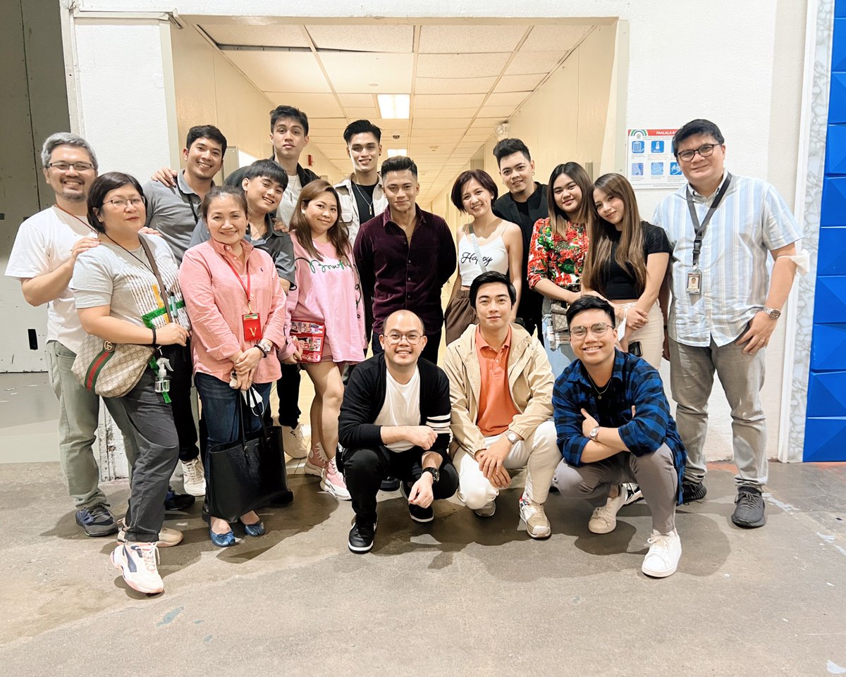 ABSCBNpr's tweet photo. JUST IN: #IdolPH2 Hopefuls – Khimo, Kice, Misha, Bryan, Drei, Ann, Trisha, and PJ officially join the roster of talents for Star Magic's Polaris headed by Mr. Reily Santiago.
#PolarisStarMagic ✨ https://t.co/7KQJn9QB64