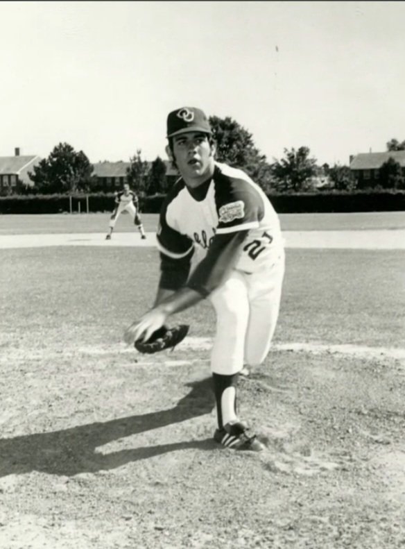 lonstertag's tweet photo. @SagED_UP Gotta go with my good friend Bob Shirley, Sooner Great
#OUlegend
Close 2nd I'll say Bob Gibson https://t.co/qVkmGdNr86