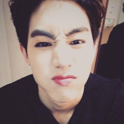 loeymillion's tweet photo. i love emo boys 
#NovaFotoDePerfil https://t.co/HHG5YQ0Y5p