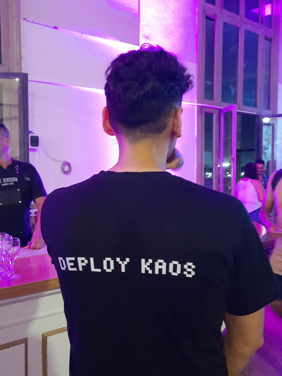 lucilajuliana's tweet image. Una banda de jazz en vivo, tacos, karaoke, la facu de Derecho 😍
#PolkadotBlockchainAcademy 👏👏
#DeployKaos