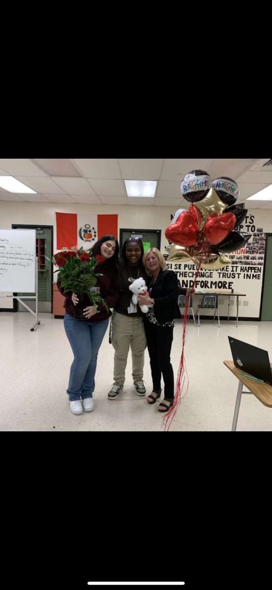 EvergladesLIA's tweet photo. On Tuesday, January 17th our beloved teacher Sra. Tejero officially retired. Thank you for your many years of hard work, dedication, love, encouragement, and passion. We all wish you a very happy retirement ❤️#famiLIA #Stand4more https://t.co/e9D4xGQh5Q