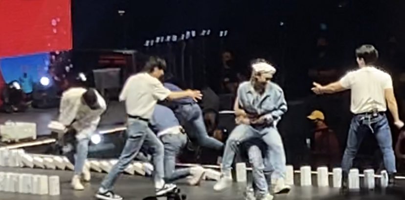 stray_cart's tweet photo. skz stealing dominoes from each other really altered my brain chemistry like so much is happening in one photo😭 https://t.co/nG06fHDkog