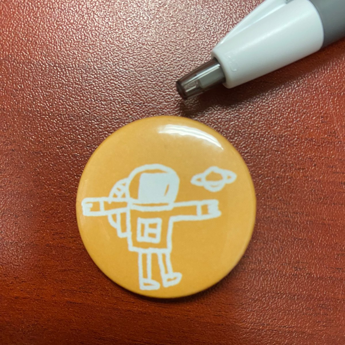 readsbythesea's tweet image. Library staff having so much fun with their new button maker. Guess which one I choose to take home? 🥰 ♥️ #LoveYourLibrary #LibraryTwitter #ButtonMaker