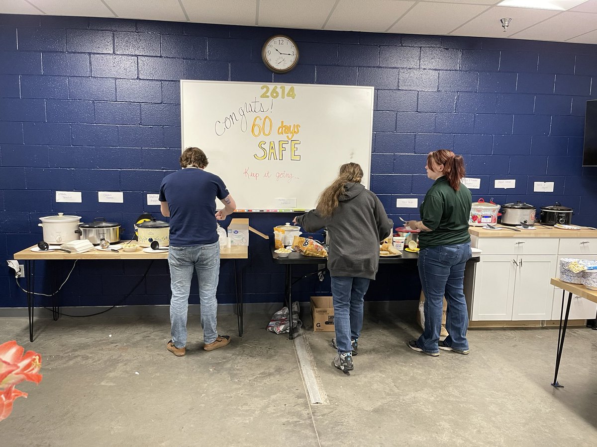 First Annual Soup Potluck was a success! Total of 15 different soups made by our associates at 2614! <a href="/IsaacatLowes/">Isaac Wakefield</a> <a href="/ASM2614ShawnW/">ASM2614 Shawn</a> @AprilCASM <a href="/charlesatlowes/">charlesatlowes</a> @AlexStempovschi <a href="/HR_KristenS/">Kristen Stumpf</a>