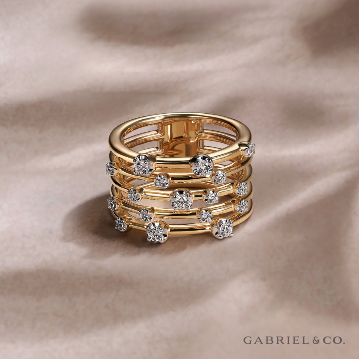 GabrielCoNY's tweet photo. Every day deserves something sparkly! ✨

https://t.co/yf6WHDc7xx 

#eveningwear #finejewelery #everydayjewelry #goldjewelry #intricatedesign #stylemepretty #jewelryofinstagram #loveforrings #ringlovers #goldrings https://t.co/1u4drHJZRV