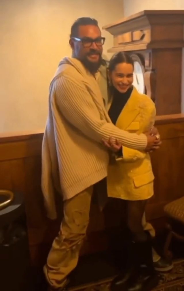 cIarkethings's tweet photo. emilia clarke and jason momoa reunited! 😍 https://t.co/A2c4fTNDNF