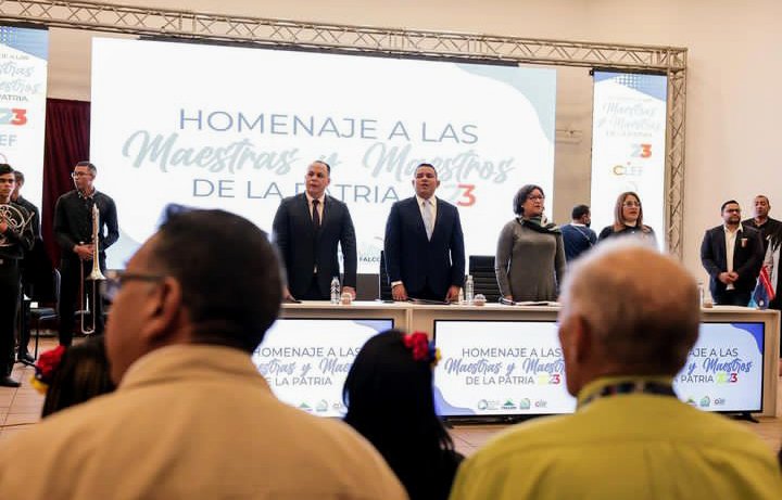 FalconInicial's tweet photo. Homenaje a la Maestra y el Maestro de la Patria 2023 ❤️✨📚

#EducadoresPorLaPatria 
#FalconEsEducación❤️
#DiaDelMaestro

@_LaAvanzadora 
@MPPEDUCACION 
@educinicialmppe 
@GobVictorClark 
@MarelysCastroR https://t.co/omMBxfBPPi