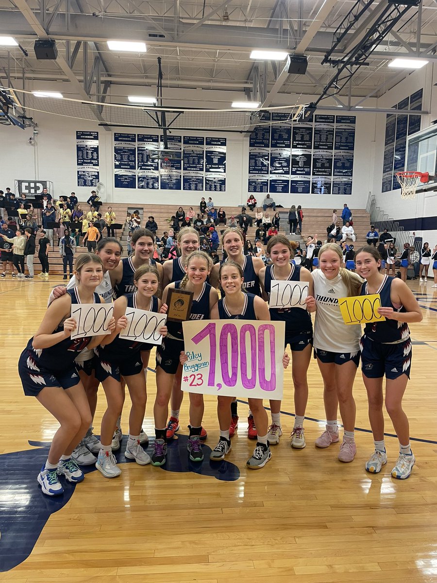 Congrats to Riley Bruggeman for scoring her 1,000th career point tonight in the OT win against Staley! 

#GoThunder