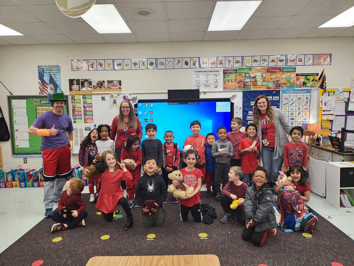 mhayden2004's tweet image. So much FUN Celebrating Color Day with my Eagles and Colleagues! @PotowmackES @PotowmackPTA #EaglesDeserveIt23