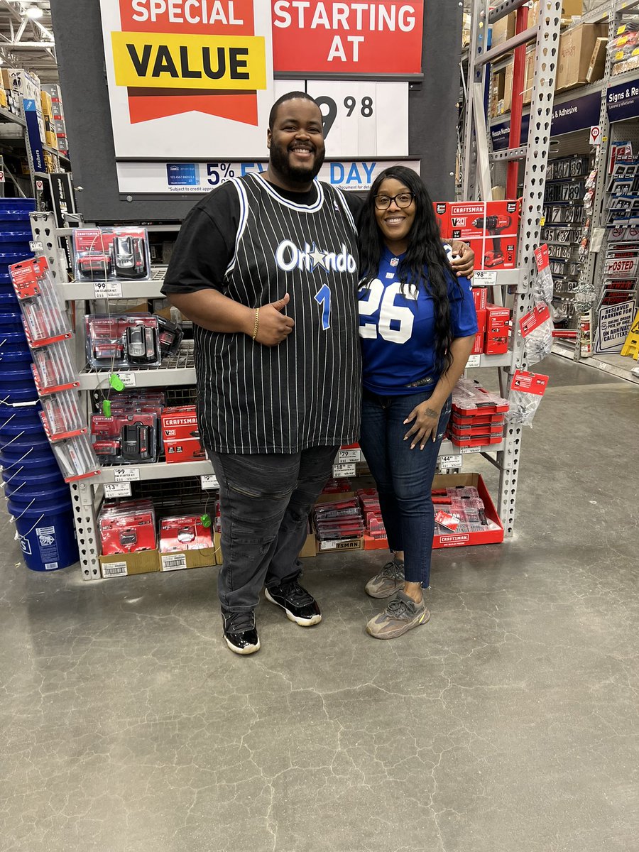 ShrnBrewster's tweet photo. Sales Floor Appreciation 💙Jersey  Day 🏀⚾️⚽️🏈 NYC Lowe’s @Lowes @LowesCareers BIG BLUE 🏈💫💫💫.  @Houghton1366  @michaelO1366 @LGGeorgeRivera @ApsmTroy #2664 https://t.co/vnzlM4SpSE