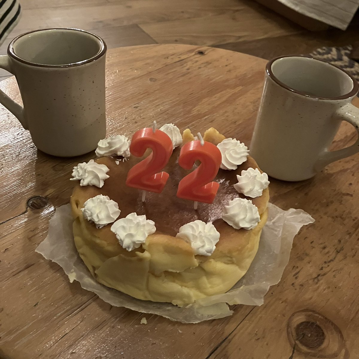 Q_Q_23's tweet photo. 良い22歳の幕開け❗️
グランピングも予約してくれてて、夜はBBQ、チーズケーキも作ってくれた🧀
マイナスイオン感じた…

22歳も良い一年になるように頑張ろ〜👌 https://t.co/Xw159S2PSG