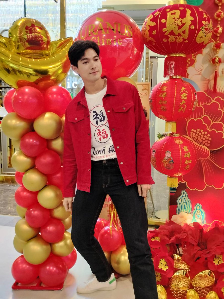 KKaijae18's tweet photo. ตรุษจีนวันนี้ขอให้ได้รับอังเปา🧧🧧🧧🧧เยอะๆนะ
Kem's Graduation Day

#HussaweeGraduation
#เข้มแฮ๊บปี้วันนี้รับปริญญา https://t.co/6w8dnCD1s3