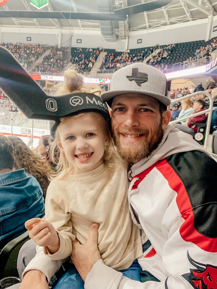 CASklenar's tweet photo. First @OmahaHKY for this little one 🏒 her daddy is very happy! 
#OmahaHKY https://t.co/zfTbQI7yUi