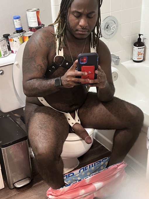 When you get ready to go out https://t.co/e16sizIyfM