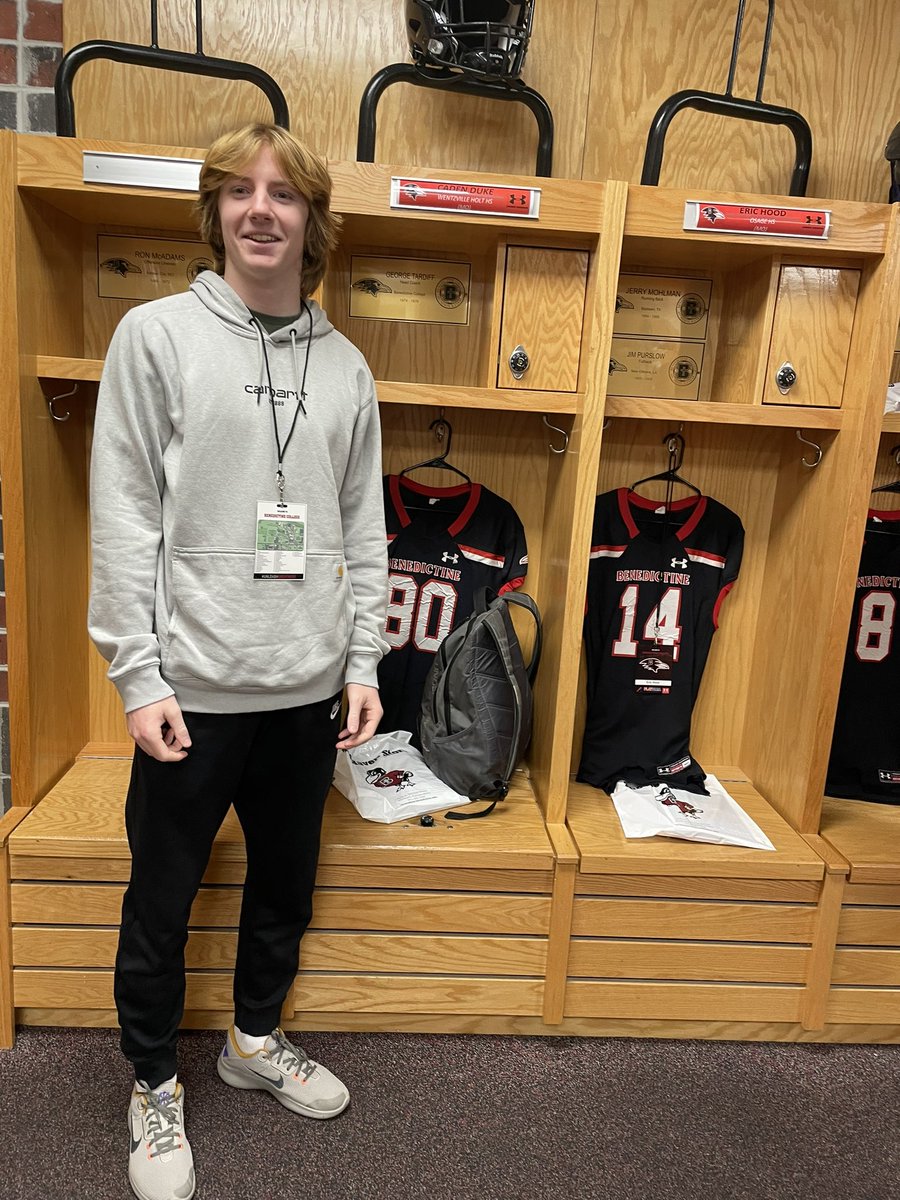 cadenduke5's tweet photo. Had an amazing visit today at Benedictine College. I appreciate the offer to continue my football career as well as academics! A big thank you to all the coaches!! A special thanks to @BradHines17 @CoachCogan @CoachKoch_BC @JoelOsborn_BC https://t.co/oKDY8gXZsW