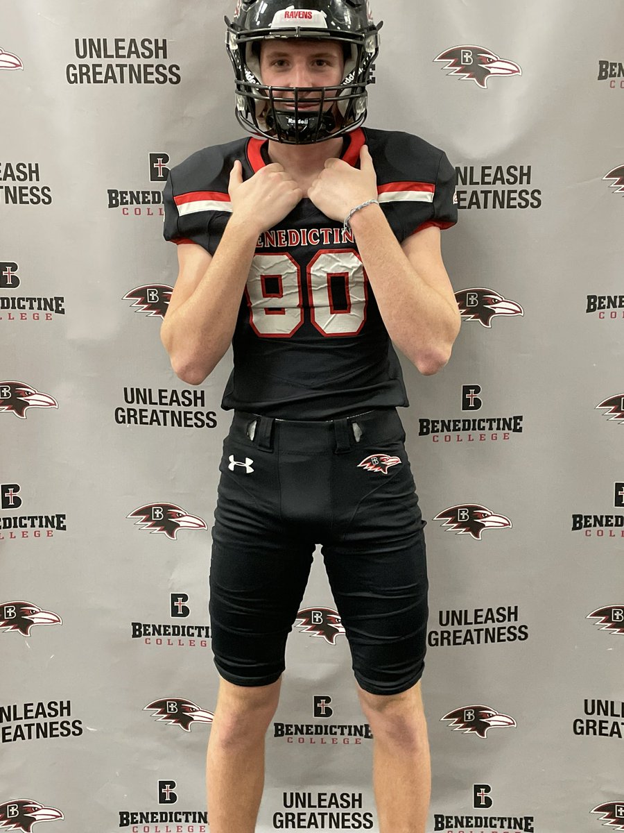 cadenduke5's tweet photo. Had an amazing visit today at Benedictine College. I appreciate the offer to continue my football career as well as academics! A big thank you to all the coaches!! A special thanks to @BradHines17 @CoachCogan @CoachKoch_BC @JoelOsborn_BC https://t.co/oKDY8gXZsW