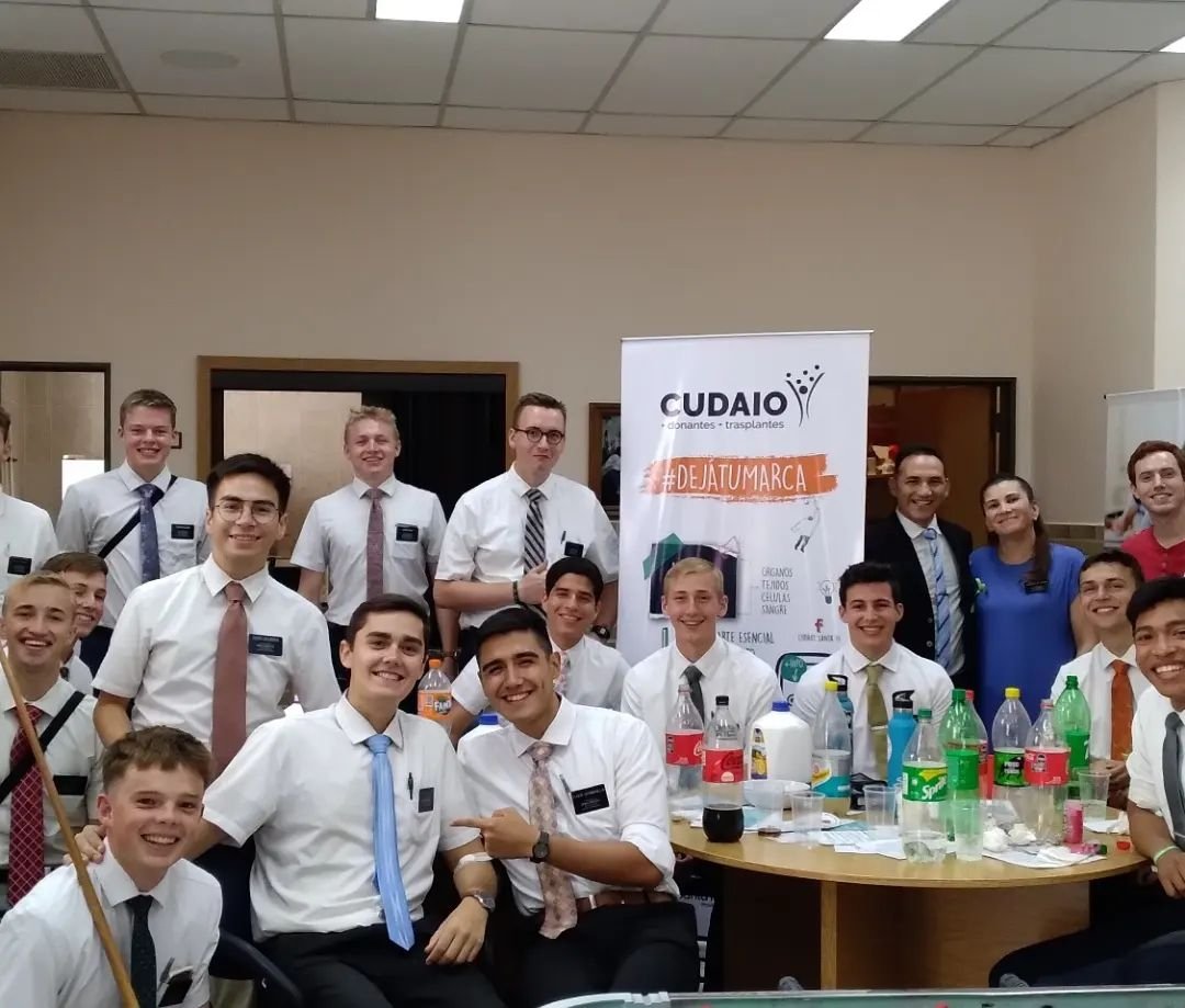 ArmandoPerichon's tweet photo. 🗣 Mesa de charla y #ColectaDeSangre🩸en #Rosario.
👉 La cálida actividad fue para concientizar e informar sobre la importancia de la #DonaciónDeÓrganos.
😀 No falto la alegria de quienes compartieron junto al personal de #cudaio la exitosa jornada‼️
#DonarNosUne🫂 https://t.co/8KPkVDgota