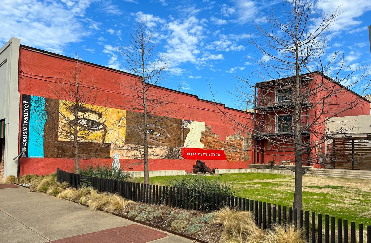 TexForestTrail's tweet photo. Photo showcasing the latest mural in the Arts!Longview Cultural District in Longview, Texas. The downtown district features museums, live music and theatre, art festivals and some great places to eat. @visitlongviewtx
📸 by TFTR https://t.co/bg6Si3ALSz