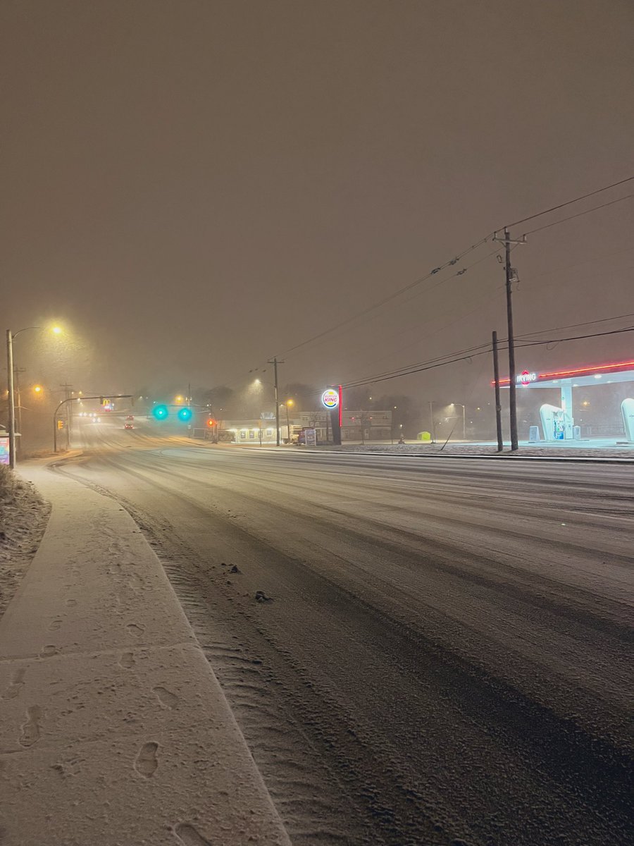 dawn_kimmy_nl's tweet photo. What an excellent night for a walk! βοΈβοΈπ¨οΈ
#yyt #snowday #snowynight #getoutside #afterworkwalk #7k https://t.co/rXNs5auO4y